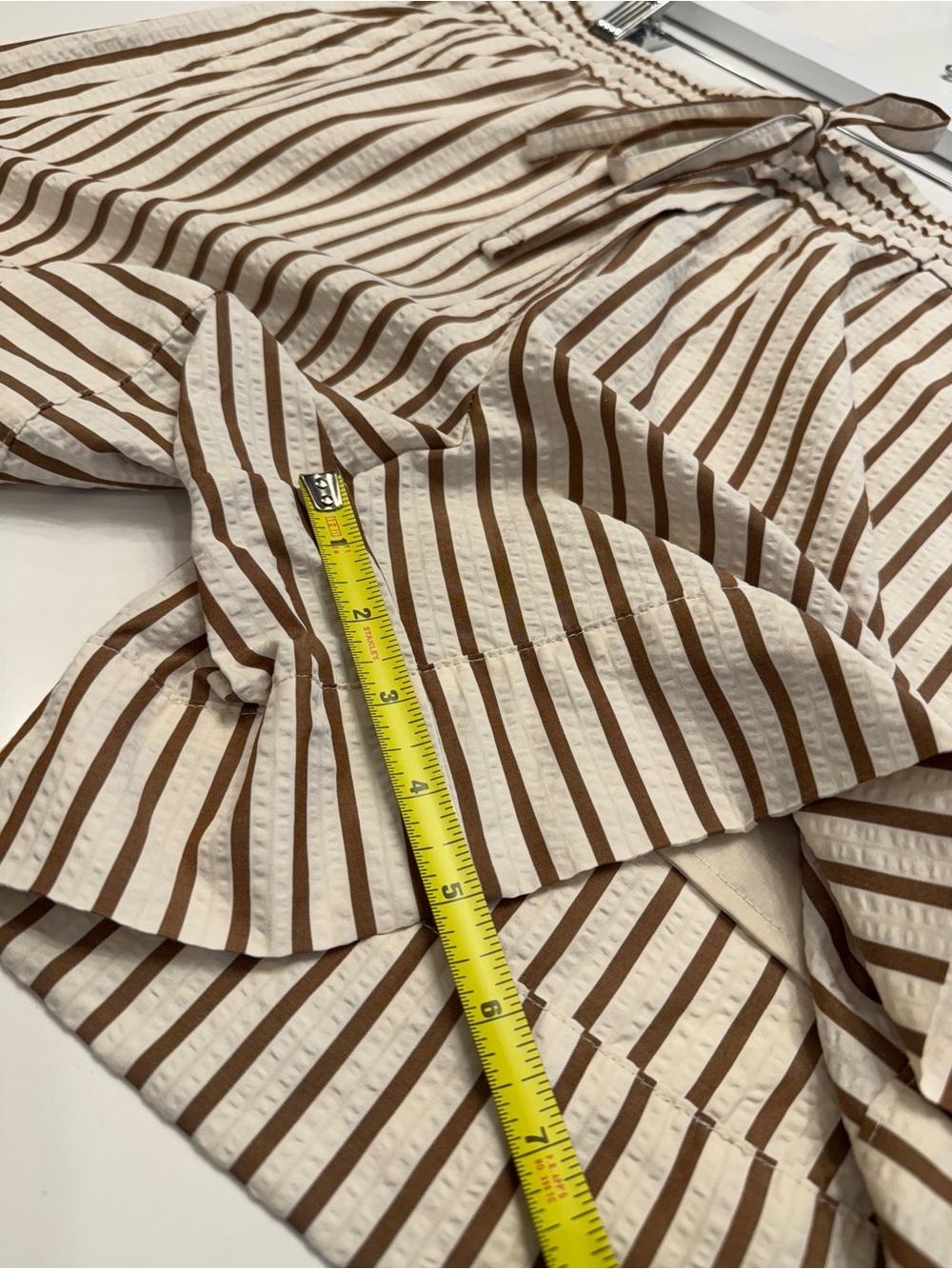 Banana Republic Cream and Brown Striped Mid-Rise Shorts - Picture 7 of 8